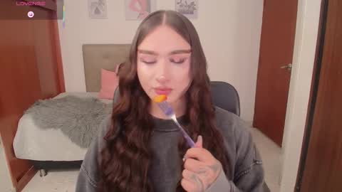 Snapshot of miley_baker chatting on December 5, 2025, 3:09 pm Miley online show from December 5, 2025, 3:09 pm