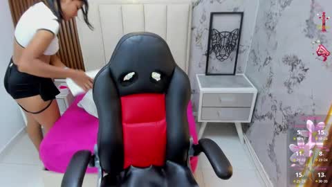 MILEY online show from October 3, 2025, 7:22 pm