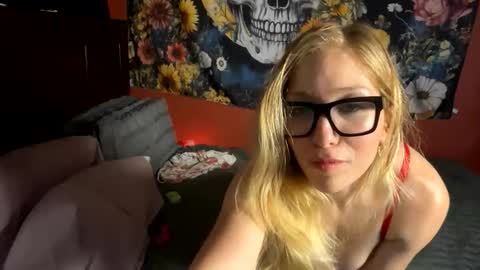 Snapshot of milf4everjenna chatting on February 20, 2026, 4:09 am milf4everjenna online show from February 20, 2026, 4:09 am