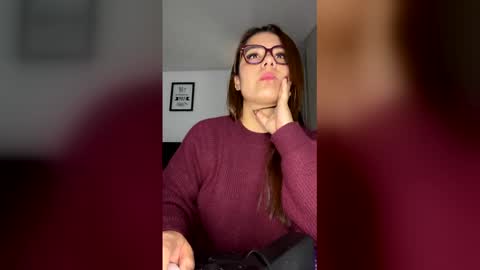 Snapshot of milf__pretty chatting on May 27, 2026, 5:43 pm Melissa online show from May 27, 2026, 5:43 pm