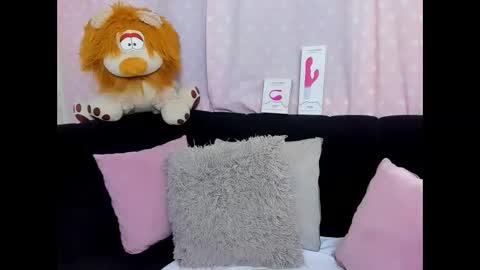 Antonella online show from November 20, 2025, 1:00 pm