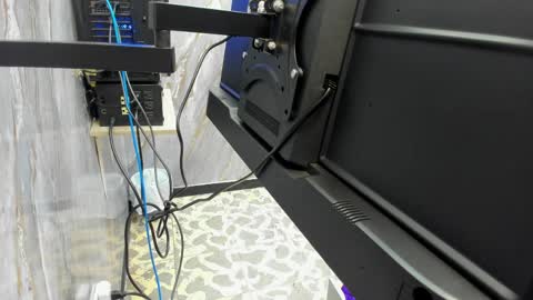 Lili  online show from April 6, 2026, 12:39 pm