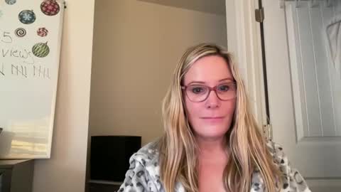 MIlf Goddess online show from January 12, 2025, 9:51 pm