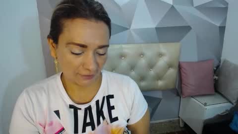 Snapshot of milf_hugeboobs chatting on November 17, 2025, 10:43 am milf_hugeboobs online show from November 17, 2025, 10:43 am