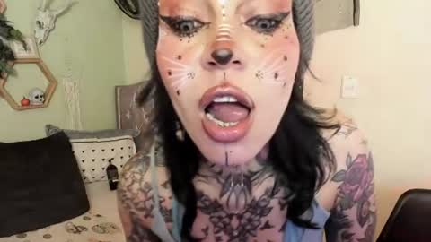 Isabella online show from June 26, 2026, 1:37 pm