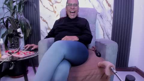 milf sikiu  online show from May 13, 2026, 10:17 pm