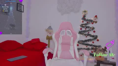 Snapshot of milfaaura chatting on December 16, 2025, 2:16 am Aura online show from December 16, 2025, 2:16 am