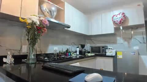 ASHLEY online show from February 19, 2025, 1:39 pm