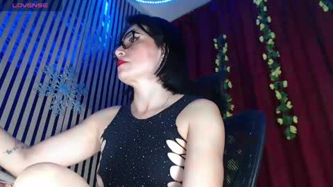 Snapshot of milfsexx_ chatting on May 13, 2026, 11:33 pm Andrea online show from May 13, 2026, 11:33 pm