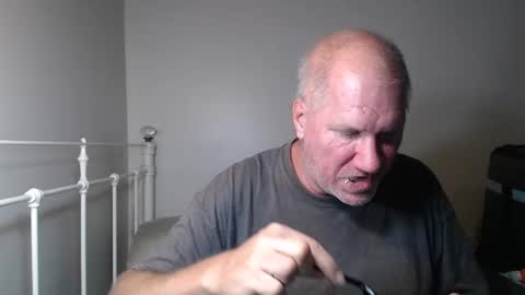 Snapshot of militarymancharliemike chatting on April 11, 2026, 1:43 am militarymancharliemike online show from April 11, 2026, 1:43 am