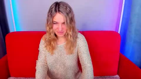 Snapshot of milkablond chatting on November 30, 2025, 12:58 am milkablond online show from November 30, 2025, 12:58 am