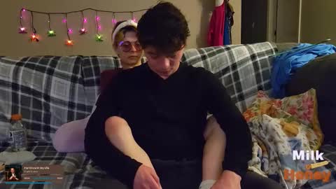 Snapshot of milkandhoneycams chatting on November 3, 2025, 3:30 am MilkandHoney online show from November 3, 2025, 3:30 am