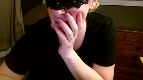 milking_daddi online show from March 4, 2025, 1:01 am