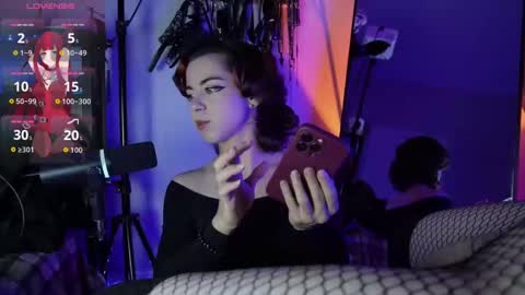 milkingmarlo online show from September 22, 2025, 12:34 am