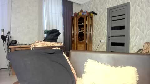 Isaac online show from February 9, 2026, 5:33 am