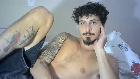 Snapshot of milkoffee chatting on January 8, 2025, 1:53 am milkoffee online show from January 8, 2025, 1:53 am