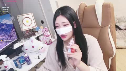 Snapshot of milksola chatting on May 14, 2026, 11:28 am milksola online show from May 14, 2026, 11:28 am