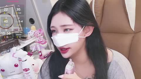 Snapshot of milksola chatting on May 31, 2026, 12:45 pm milksola online show from May 31, 2026, 12:45 pm