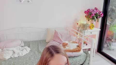 milky_0 online show from April 18, 2026, 7:58 pm