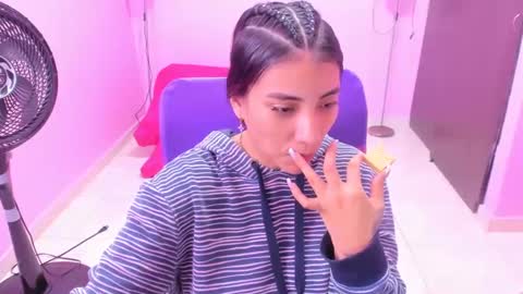 Snapshot of milky__boobs69 chatting on December 14, 2024, 12:33 pm vale online show from December 14, 2024, 12:33 pm