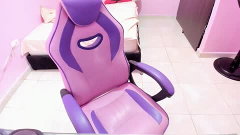 Snapshot of milky__boobs69 chatting on October 31, 2025, 1:01 pm vale online show from October 31, 2025, 1:01 pm