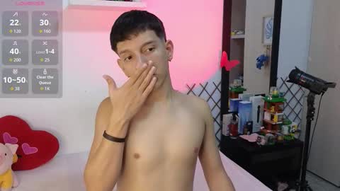 Snapshot of milky__boy_ chatting on December 2, 2025, 4:40 am H A R O L D online show from December 2, 2025, 4:40 am