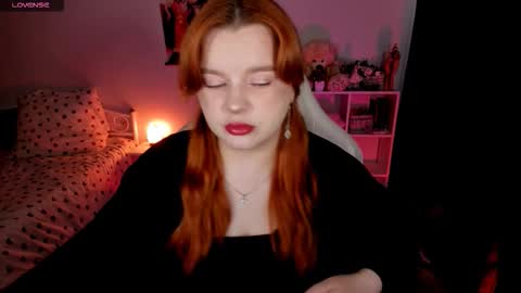 Snapshot of milky_wayx chatting on October 27, 2025, 5:22 am Lisa online show from October 27, 2025, 5:22 am