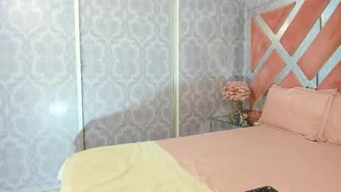 Sofia  online show from November 28, 2025, 5:15 pm