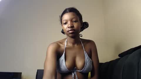 Snapshot of milla_armani chatting on February 21, 2026, 10:49 am milla_armani online show from February 21, 2026, 10:49 am