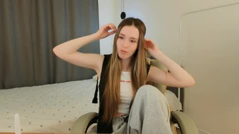 Snapshot of milla_bellaa chatting on April 2, 2026, 4:54 am Eva online show from April 2, 2026, 4:54 am