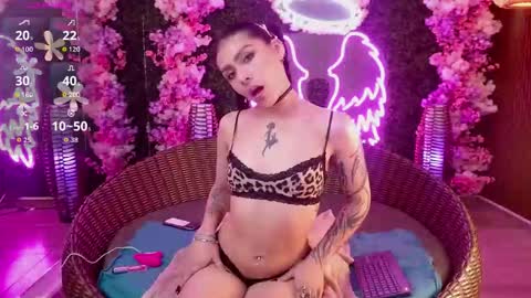 MILLA online show from October 21, 2025, 1:45 pm