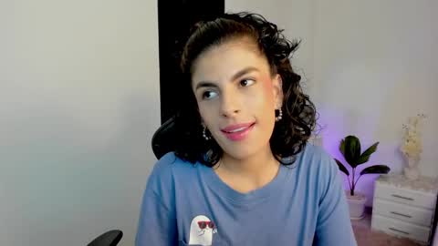 Snapshot of milla_pixxie chatting on December 7, 2024, 9:28 am Milagros online show from December 7, 2024, 9:28 am