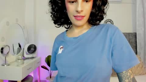 Snapshot of milla_pixxie chatting on December 27, 2024, 9:39 am Milagros online show from December 27, 2024, 9:39 am