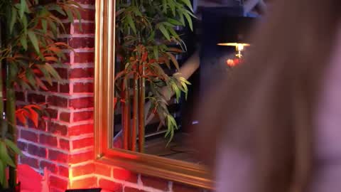 Milla online show from December 5, 2025, 7:50 am