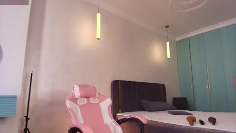 Snapshot of millaa_bella chatting on April 28, 2026, 10:09 am millaa_bella online show from April 28, 2026, 10:09 am