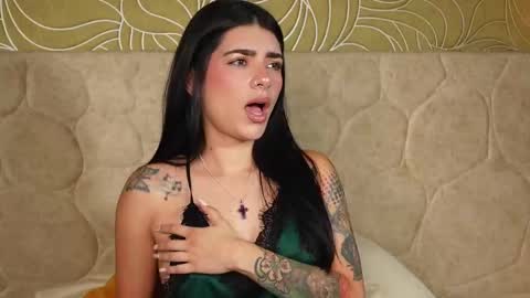 Snapshot of millabliss chatting on October 26, 2025, 9:10 pm MillaBliss online show from October 26, 2025, 9:10 pm