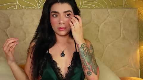 Snapshot of millabliss chatting on November 22, 2025, 9:25 pm MillaBliss online show from November 22, 2025, 9:25 pm