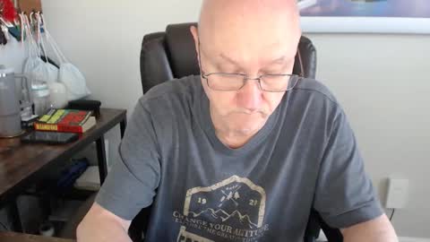 Snapshot of millenium0129 chatting on April 10, 2026, 6:23 pm millenium0129 online show from April 10, 2026, 6:23 pm