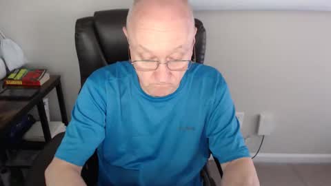 Snapshot of millenium0129 chatting on April 15, 2026, 6:37 pm millenium0129 online show from April 15, 2026, 6:37 pm
