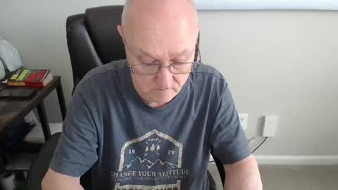 Snapshot of millenium0129 chatting on April 17, 2026, 3:48 pm millenium0129 online show from April 17, 2026, 3:48 pm