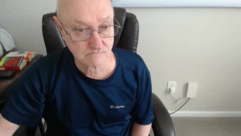 Snapshot of millenium0129 chatting on April 21, 2026, 3:50 pm millenium0129 online show from April 21, 2026, 3:50 pm