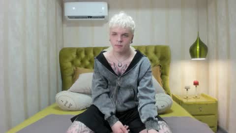 Snapshot of millerbilly chatting on December 17, 2025, 8:04 pm millerbilly online show from December 17, 2025, 8:04 pm