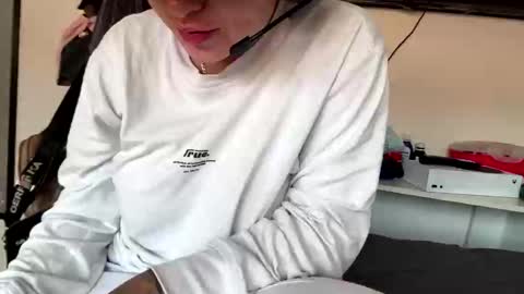 Snapshot of milley_rose chatting on October 31, 2025, 1:45 pm Im girl my name is Johana online show from October 31, 2025, 1:45 pm