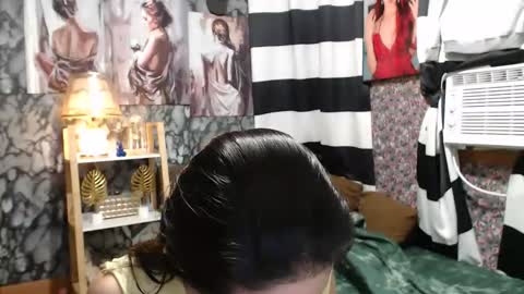 Im Milliedont forget to follow me online show from September 14, 2025, 6:18 pm