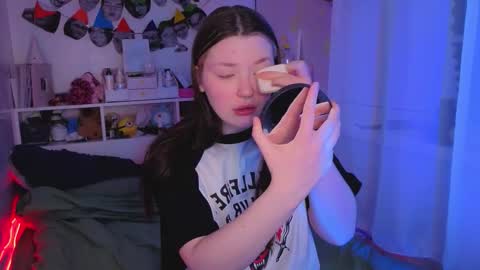 Millie online show from December 19, 2025, 3:02 am