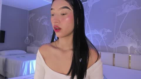 Snapshot of millieskinny_ chatting on December 22, 2025, 11:24 pm Ana Maria online show from December 22, 2025, 11:24 pm