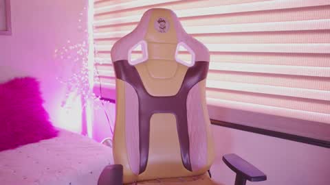 MILLY online show from February 20, 2026, 7:25 pm