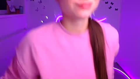 Snapshot of milly_liss chatting on November 24, 2025, 12:16 pm Milly online show from November 24, 2025, 12:16 pm