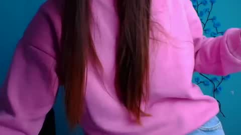 Snapshot of milly_liss chatting on December 3, 2025, 6:43 am Milly online show from December 3, 2025, 6:43 am