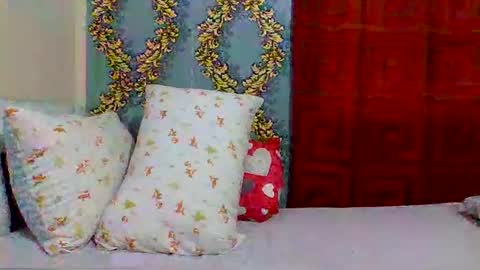 Snapshot of millysexylove chatting on March 5, 2025, 8:21 am ayannamil online show from March 5, 2025, 8:21 am